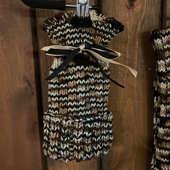 Hand crocheted ladies scarf & matching hat. - Picture 2 of 5